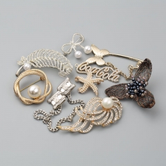 WYSE New Fashion Metal Product Custom Ornaments Jewelry Rhinestone Word Pins Vintage Crystal Rhinestone Brooch Pin