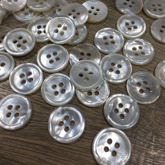 Natural shell buttons can be spray painted shirt sweater suit coat buttons white butterfly shell buttons double white face flat custom natural shell buttons