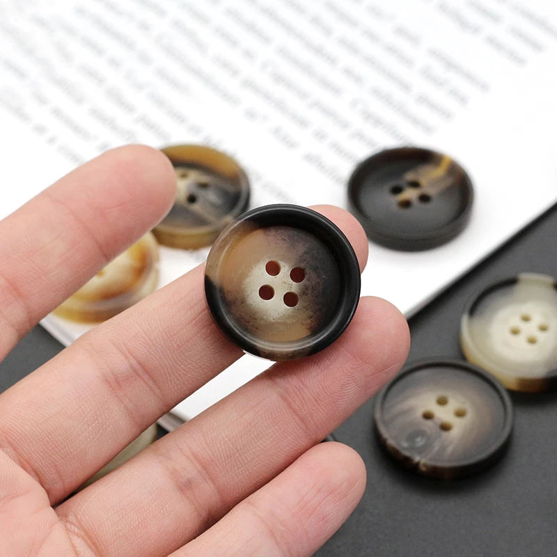 New 20pcs Resin 4 holes Buttons Sewing accessories Size Complete for clothing Decorative Plastic Buttons Handmade DIY