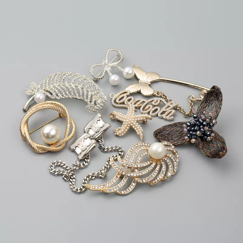 New Fashion Custom Ornaments Jewelry Rhinestone Word Pins Vintage Crystal Rhinestone Brooch Pin